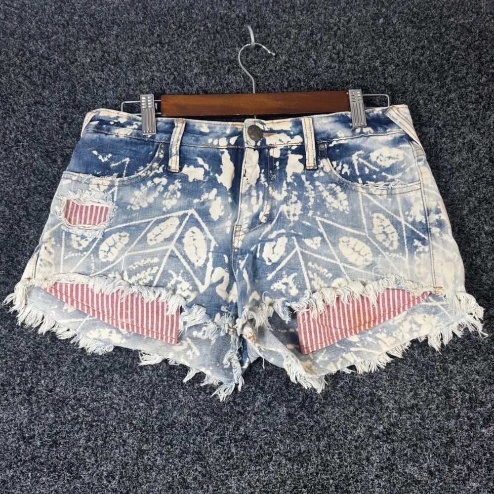 Free People Bleached Geometric Distressed Denim Cutoff Shorts Size 28 Blue White